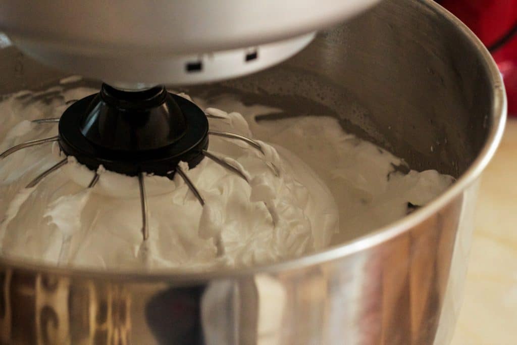 Stand mixer with cream