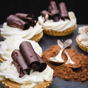 Close up of multiple tarts in a circle