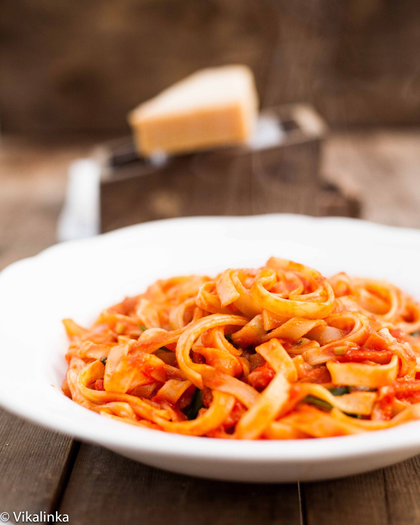 Tagliatelle with Pancetta, Basil and Mozzarella Vikalinka