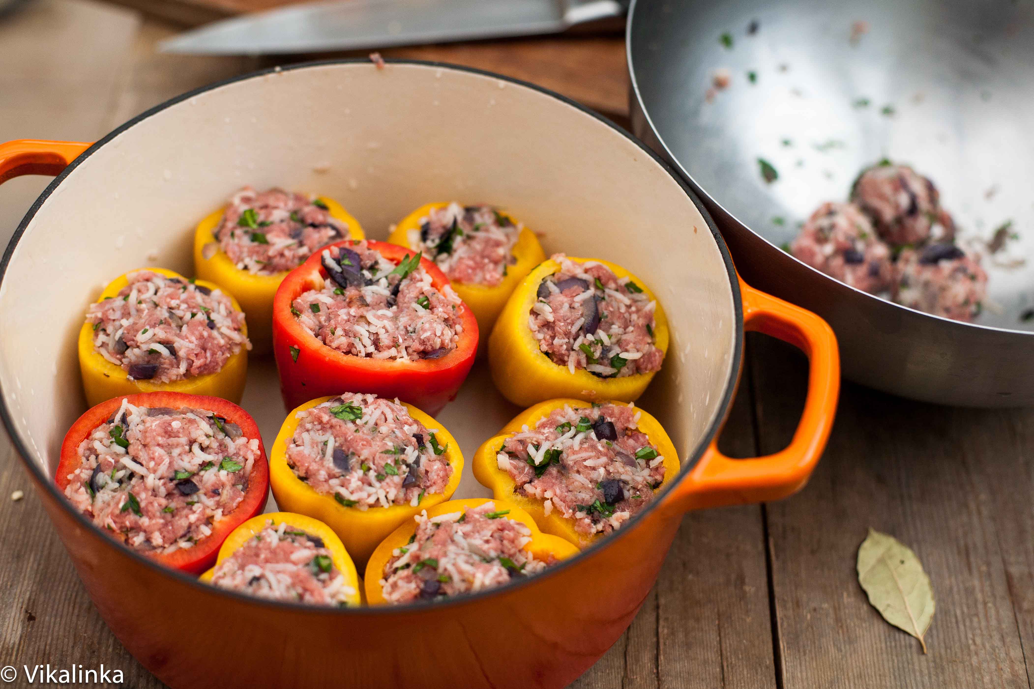 Stuffed Bell Peppers with Smoky Paprika Sauce