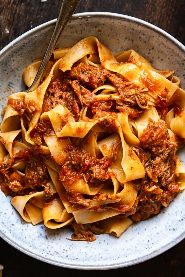 Slow Cooker Italian Beef Ragu - Vikalinka