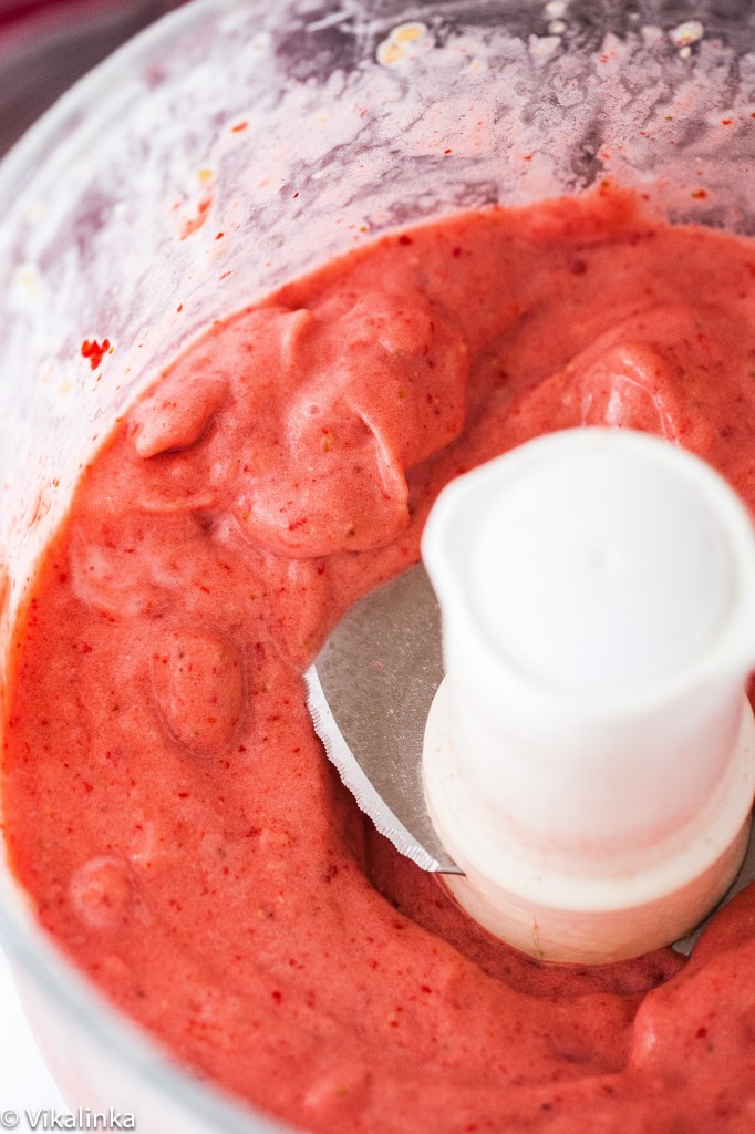 Healthy Strawberry Ice Cream {Vegan}