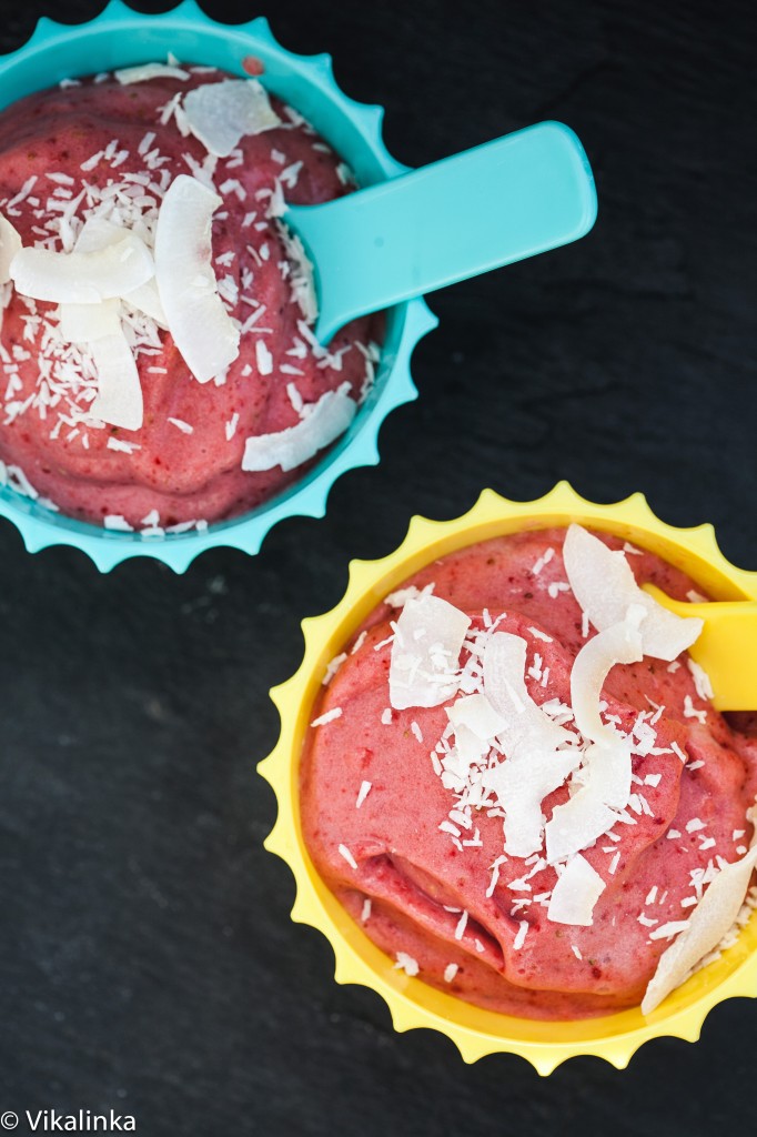 Healthy Strawberry Ice Cream {Vegan}