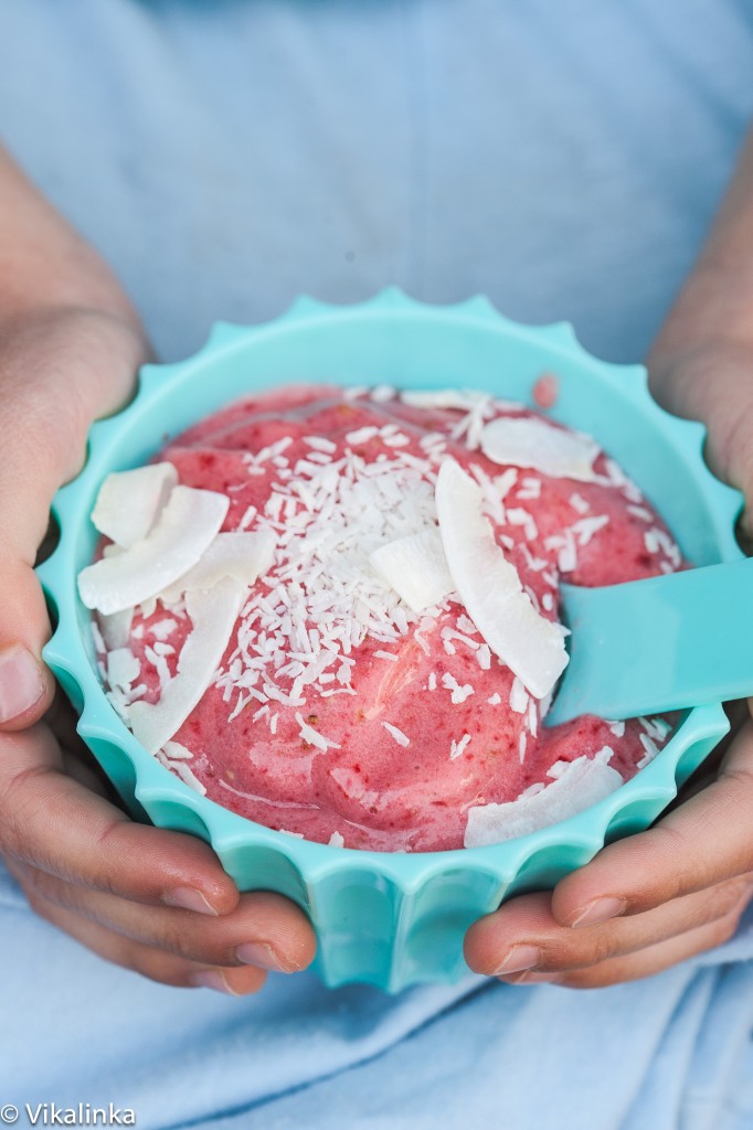 Healthy Strawberry Ice Cream {Vegan}