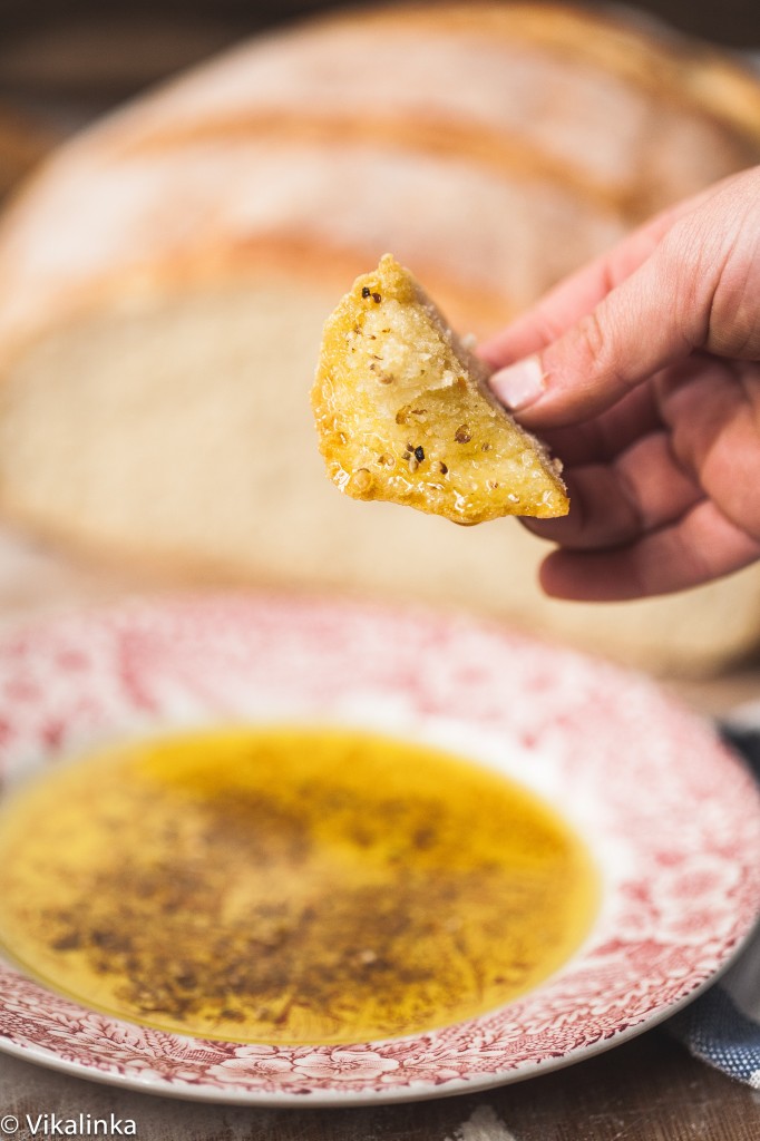 Dutch Oven Bread (Ready in 2 hours) - Vikalinka