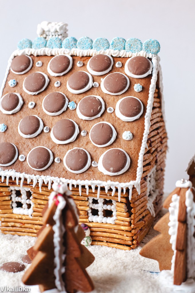 How to Make a Gingerbread House at Home {Rustic Log Cabin} Vikalinka