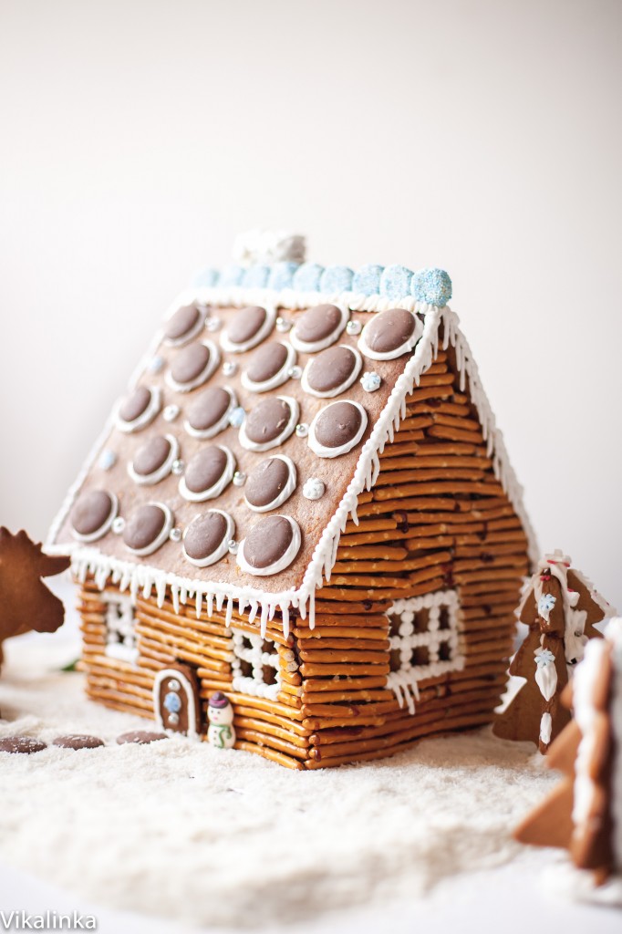 Gingerbread log cabin-tips and tricks for making it at home! 