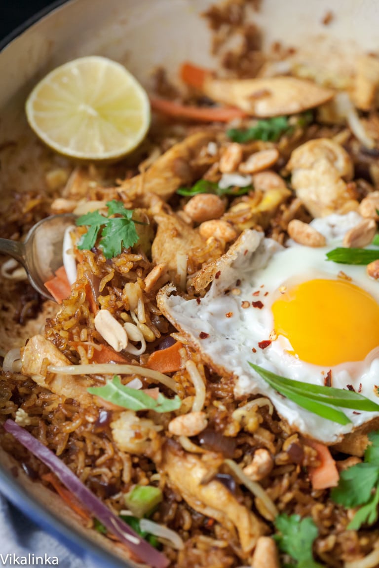 20-Minute Indonesian Fried Rice Nasi Goreng - Vikalinka