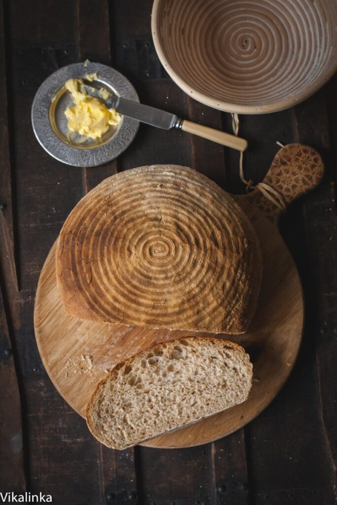Thick and crispy crust holds a pillowy soft interior while whole grain spelt flour adds a pleasant nuttiness. This no-knead bread is made for sandwiches!