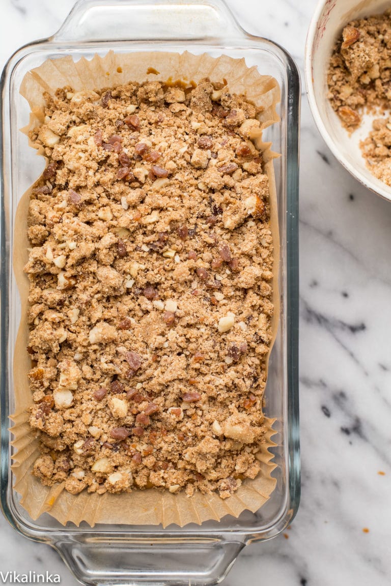 Pumpkin Bread with Butterscotch Streusel Topping - Vikalinka