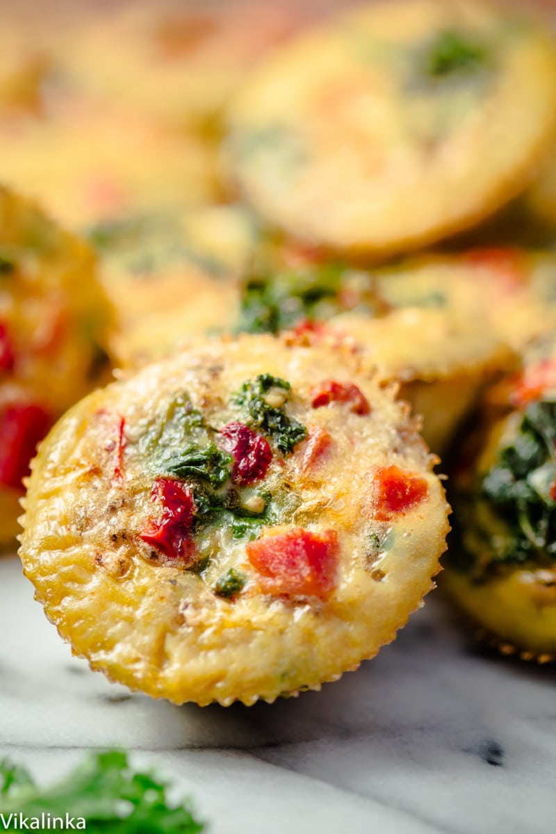 Close up of the egg tart with peppers and spinach showing