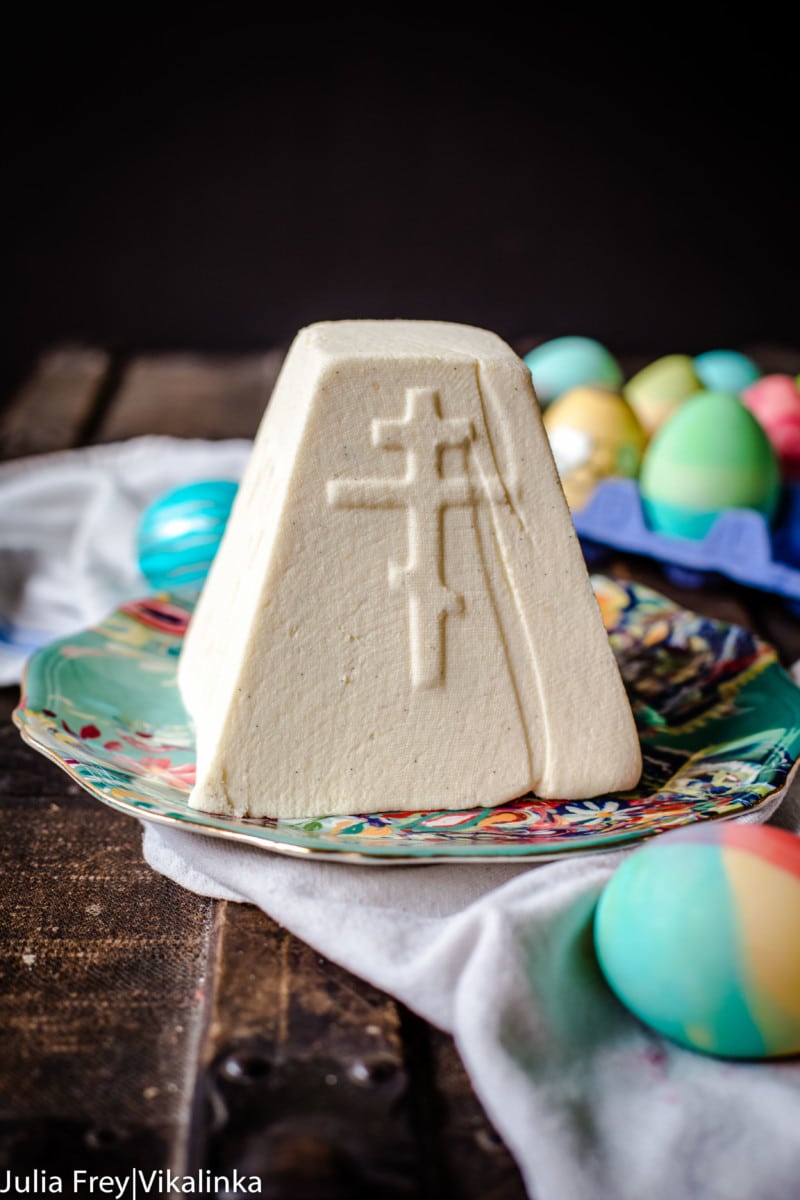 Sweet and creamy vanilla cheese pudding traditionally eaten during Russian Orthodox Easter.