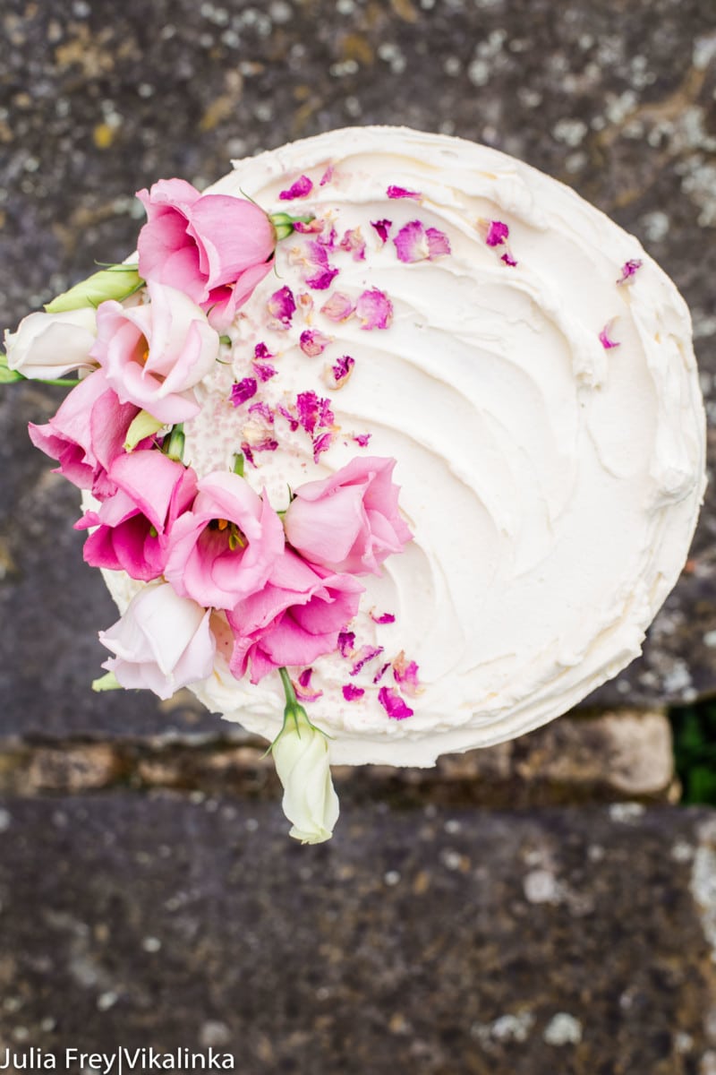 Top down view of the cake with flowers