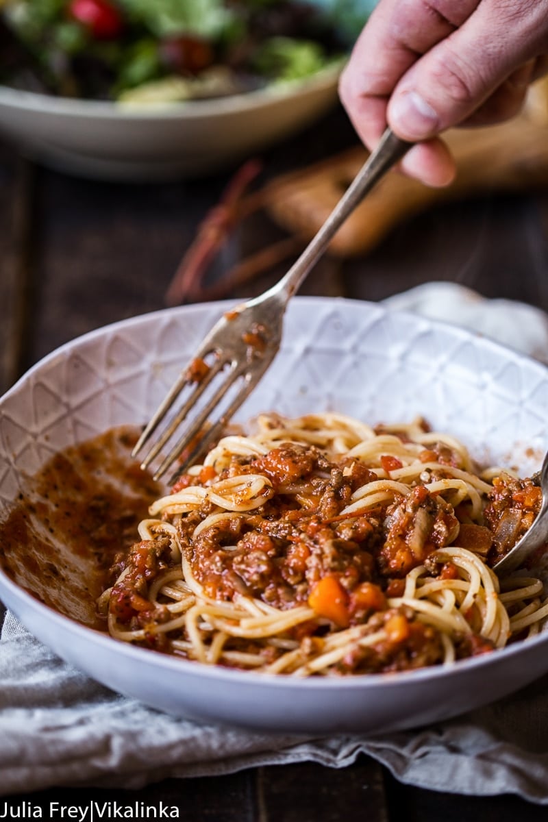 Slow cooker beef bolognese sauce photo