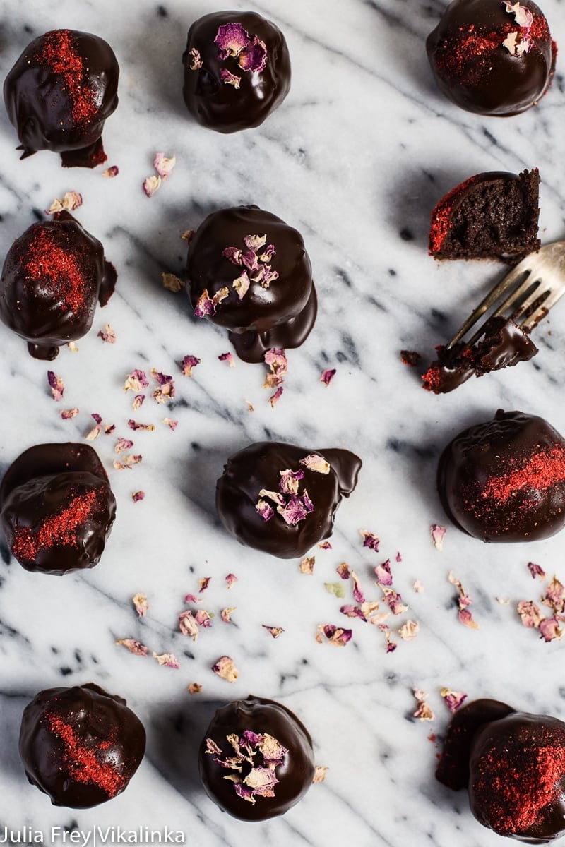 Chocolate Cake Truffles with Strawberry Dust 