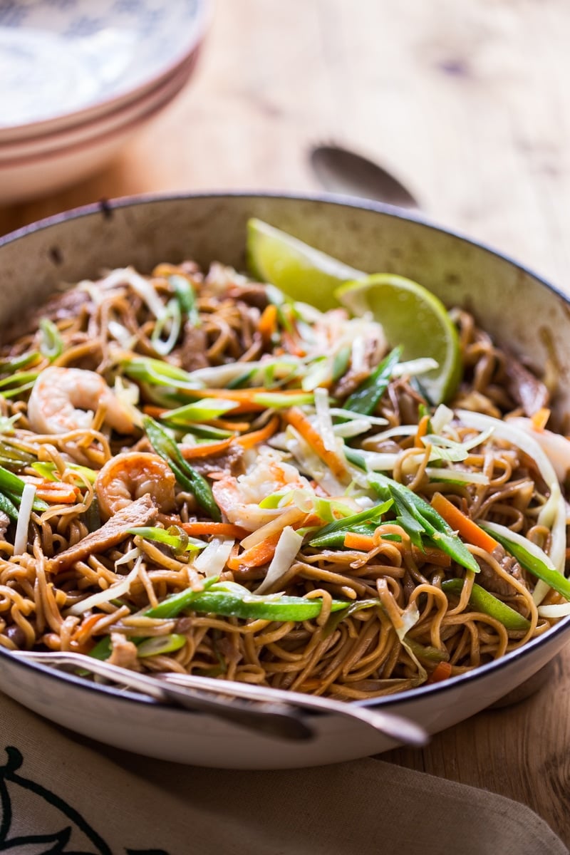 Pancit in a pan (side view).