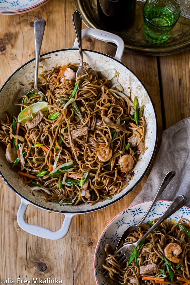 Filipino Noodles With Pork And Shrimp (Pancit Canton) - Vikalinka