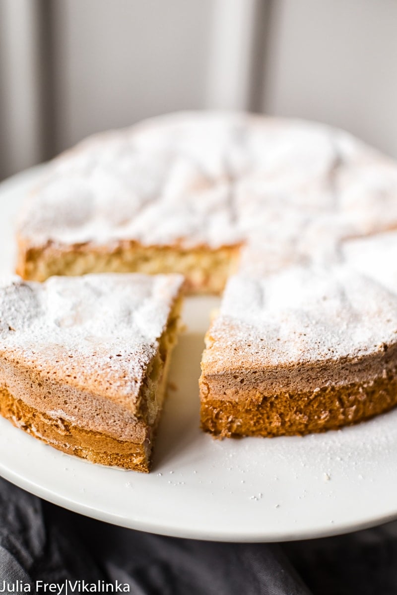 Rhubarb Cake (Sharlotka) 