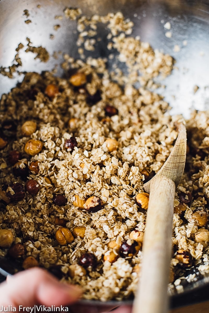 granola bar mix in bowl