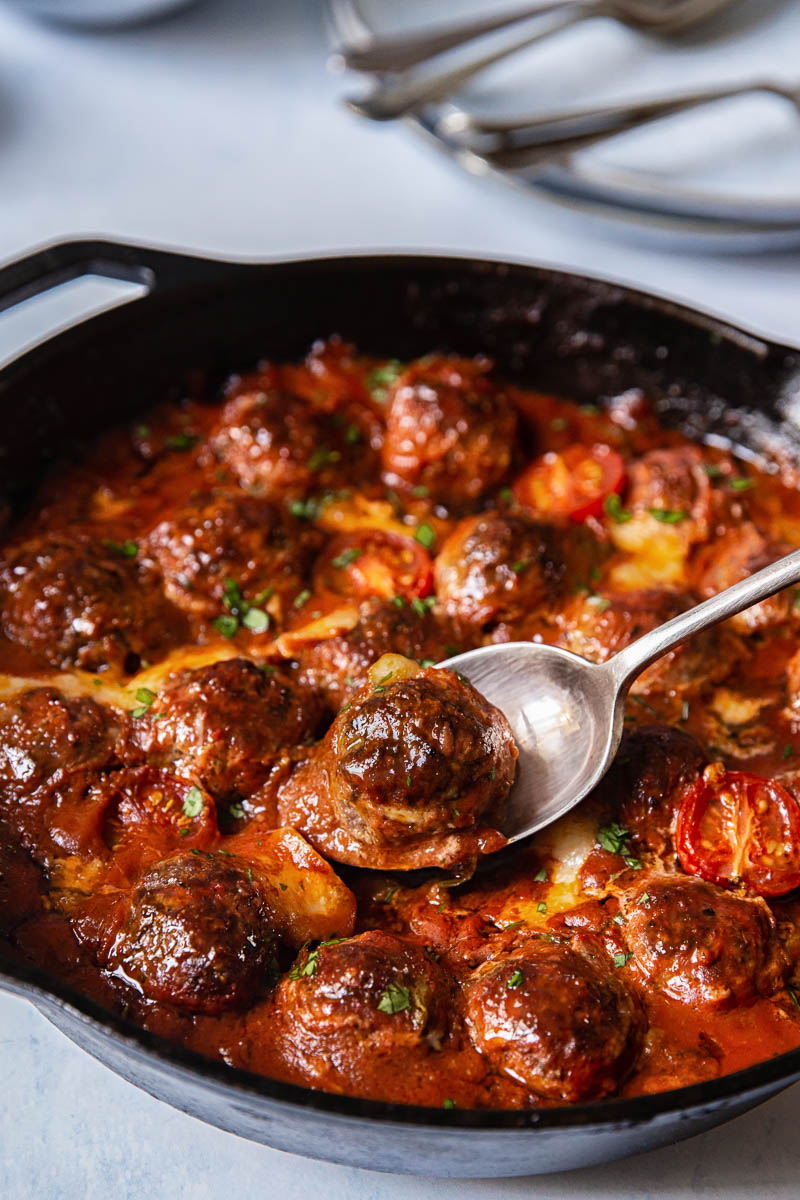 Baked Meatballs with Mozzarella and Arugula