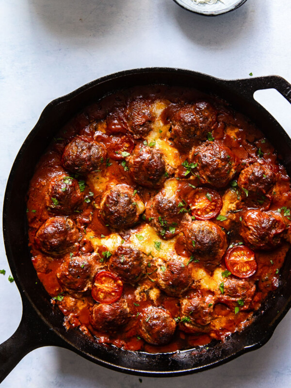 Baked Meatballs with Mozzarella and Arugula