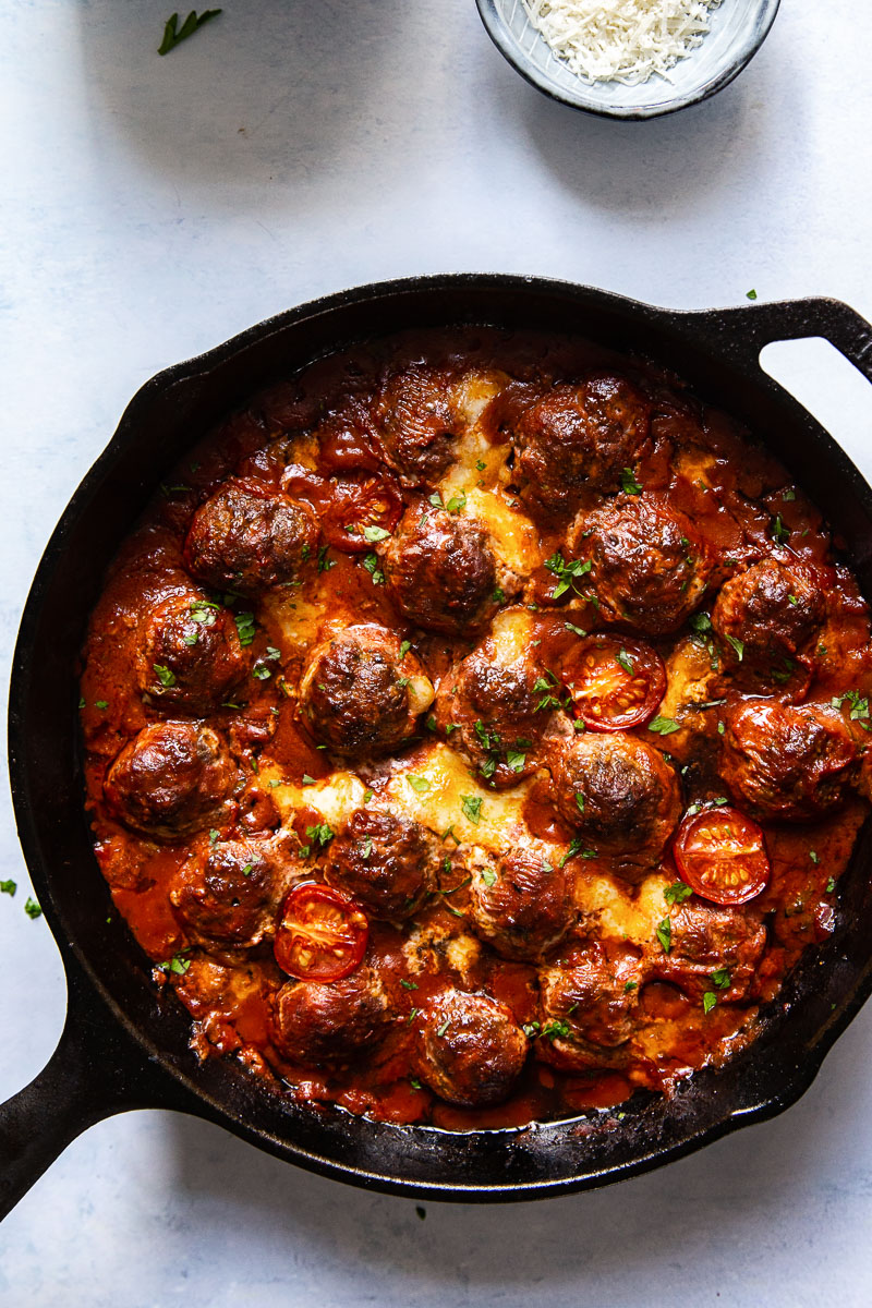 Baked Meatballs with Mozzarella and Arugula