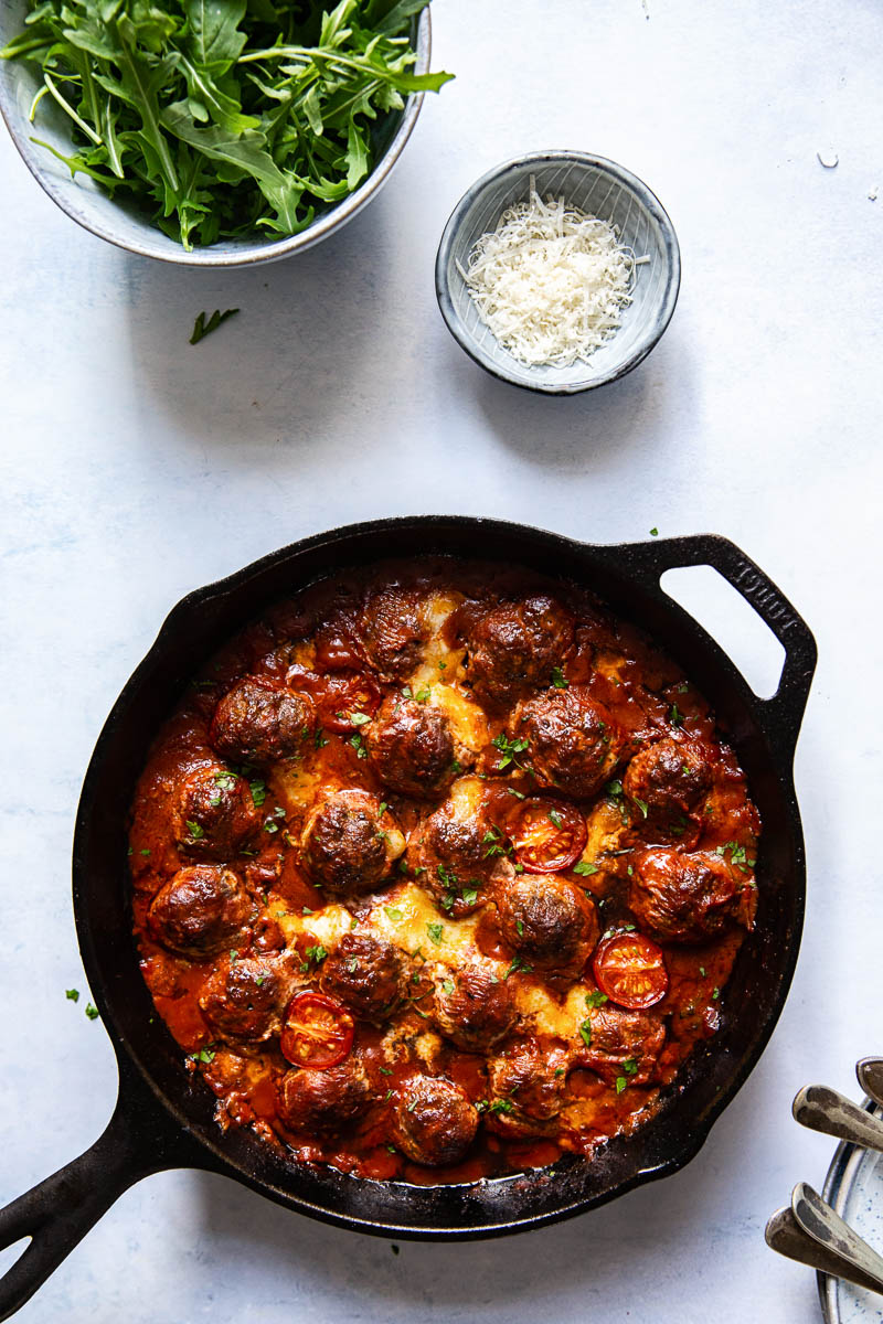 Baked Meatballs with Mozzarella and Arugula