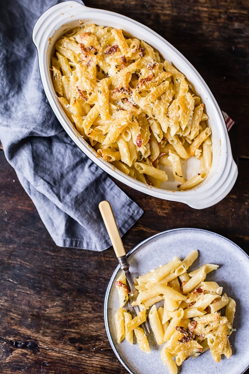 Top down of macaroni and cheese on a plate