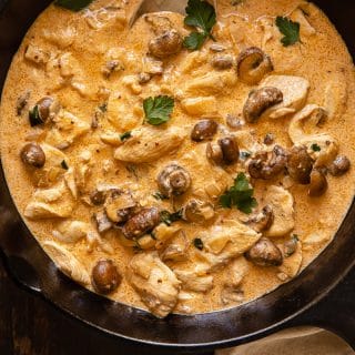 Top down of chicken stroganoff in a pan