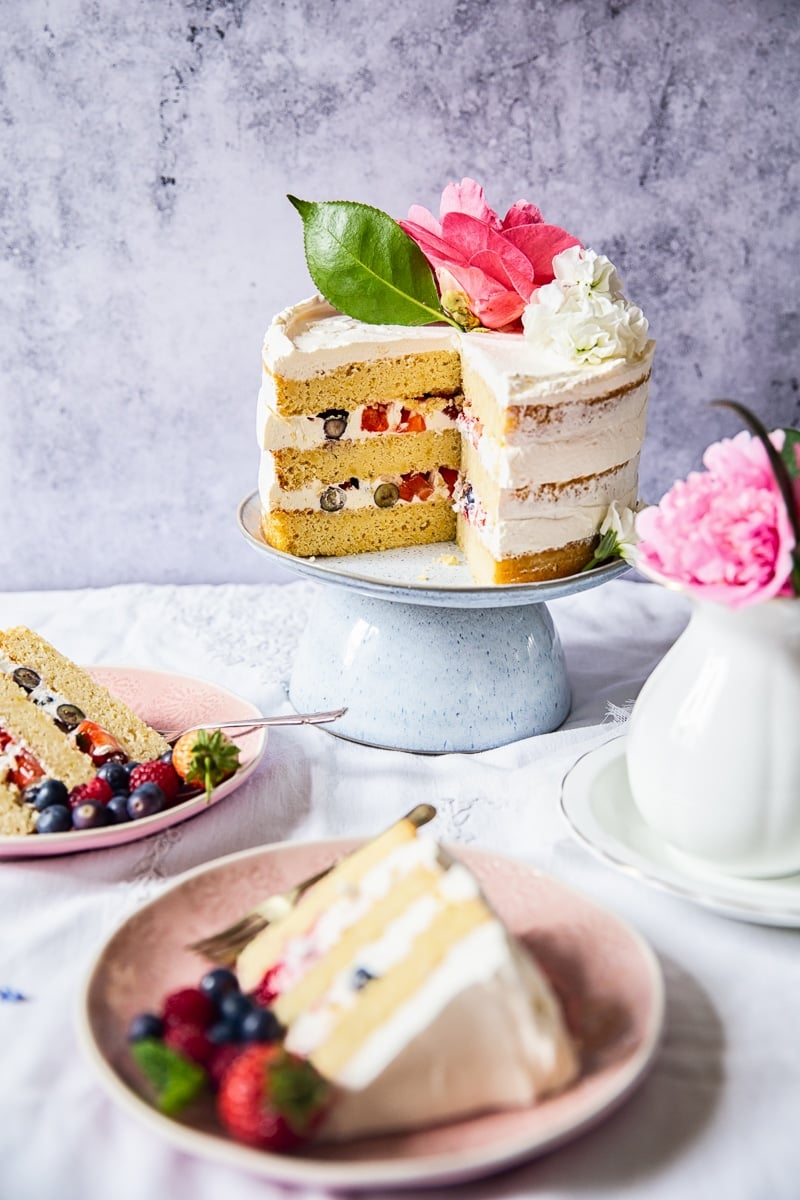 Lemon and elderflower cake recipe - BBC Food