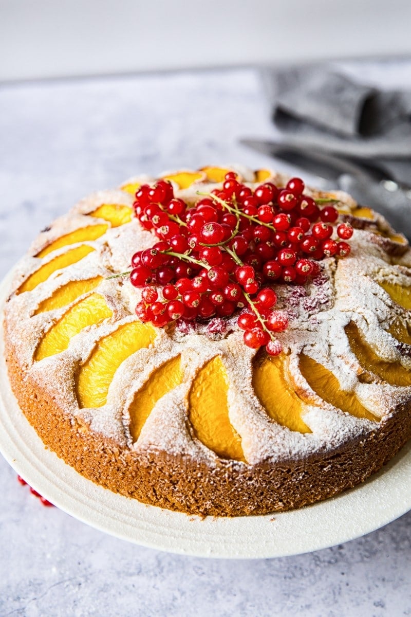 A most popular red currant cake (easy summer cake) – Swedish Spoon