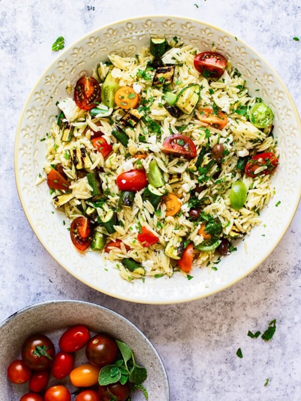 Greek Orzo Salad with Grilled Zucchini #greeksalad #pastasalad