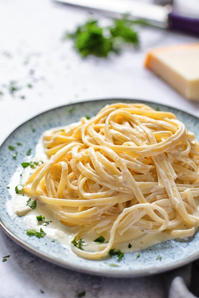 How to make Basic cream sauce pasta