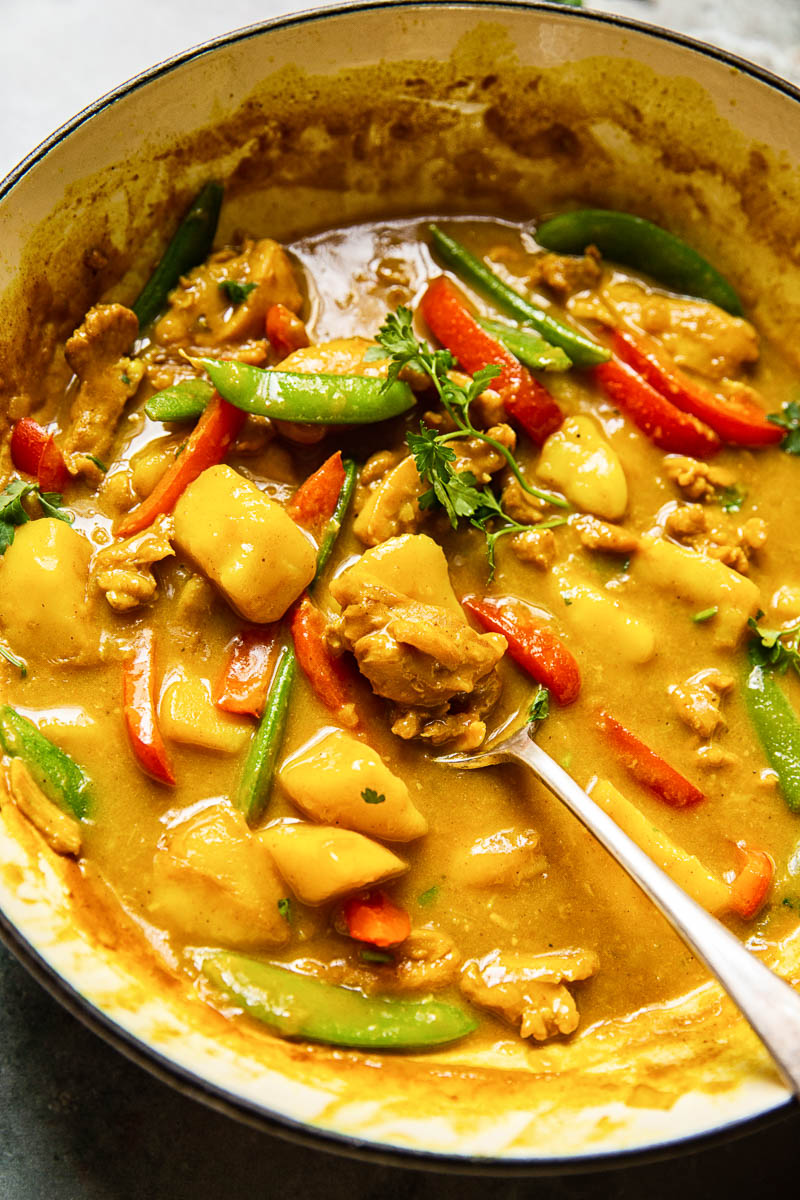 Chinese Chicken Curry (VIDEO) - Vikalinka