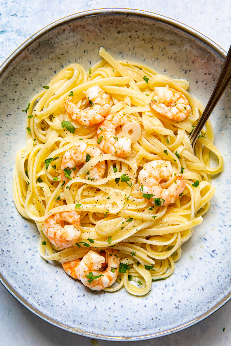 Shrimp Scampi Linguine in blue bowl