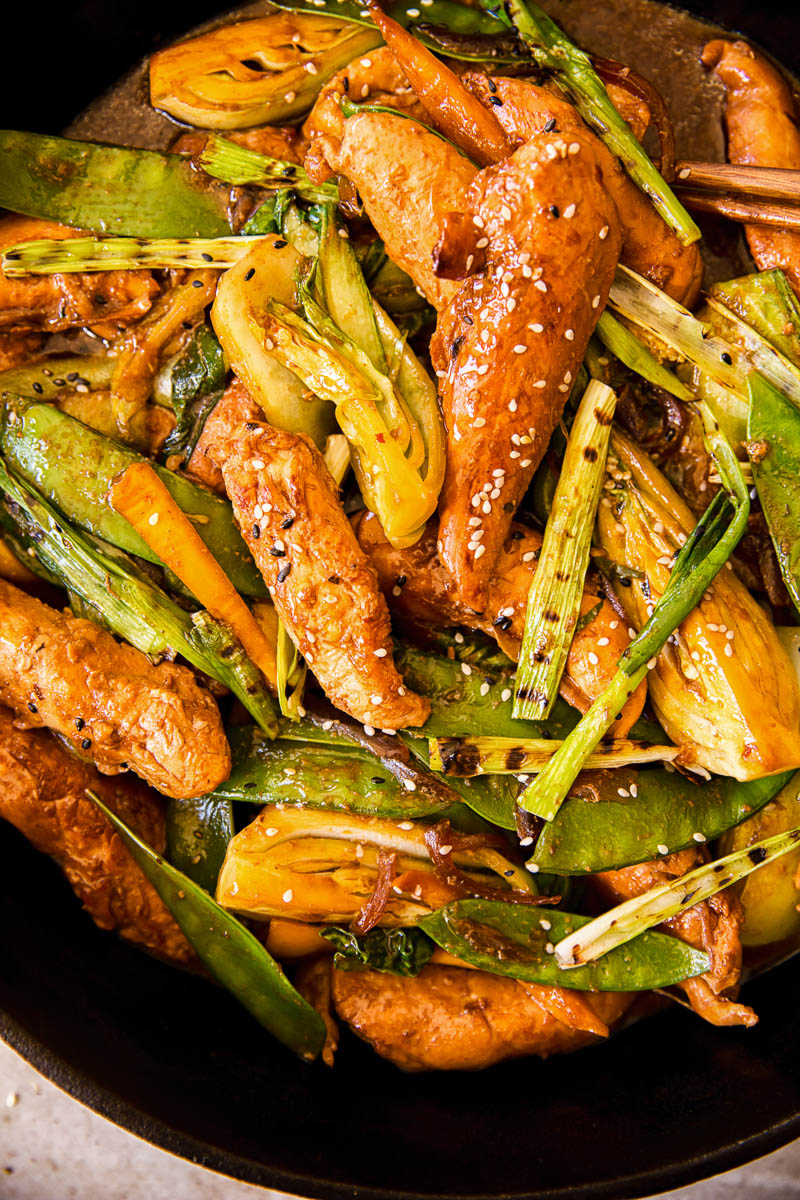 Teriyaki Chicken Stir Fry with Grilled Scallions - Vikalinka