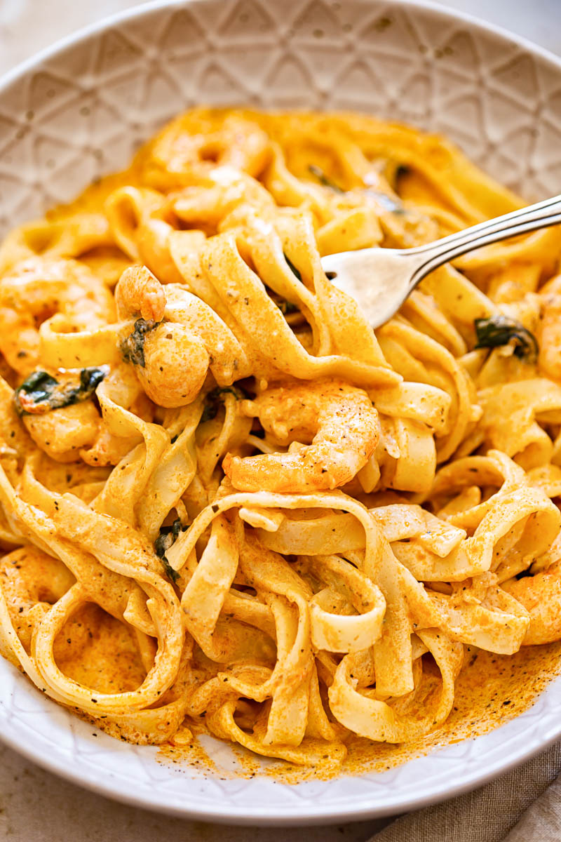 Shrimp linguine in creamy sun-dried tomato sauce