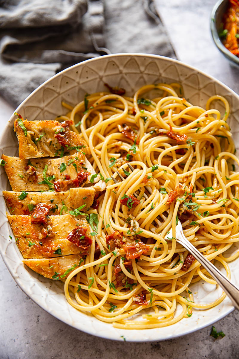 Angel Hair Pasta W/Garlic & Sun-Dried Tomatoes Recipe 