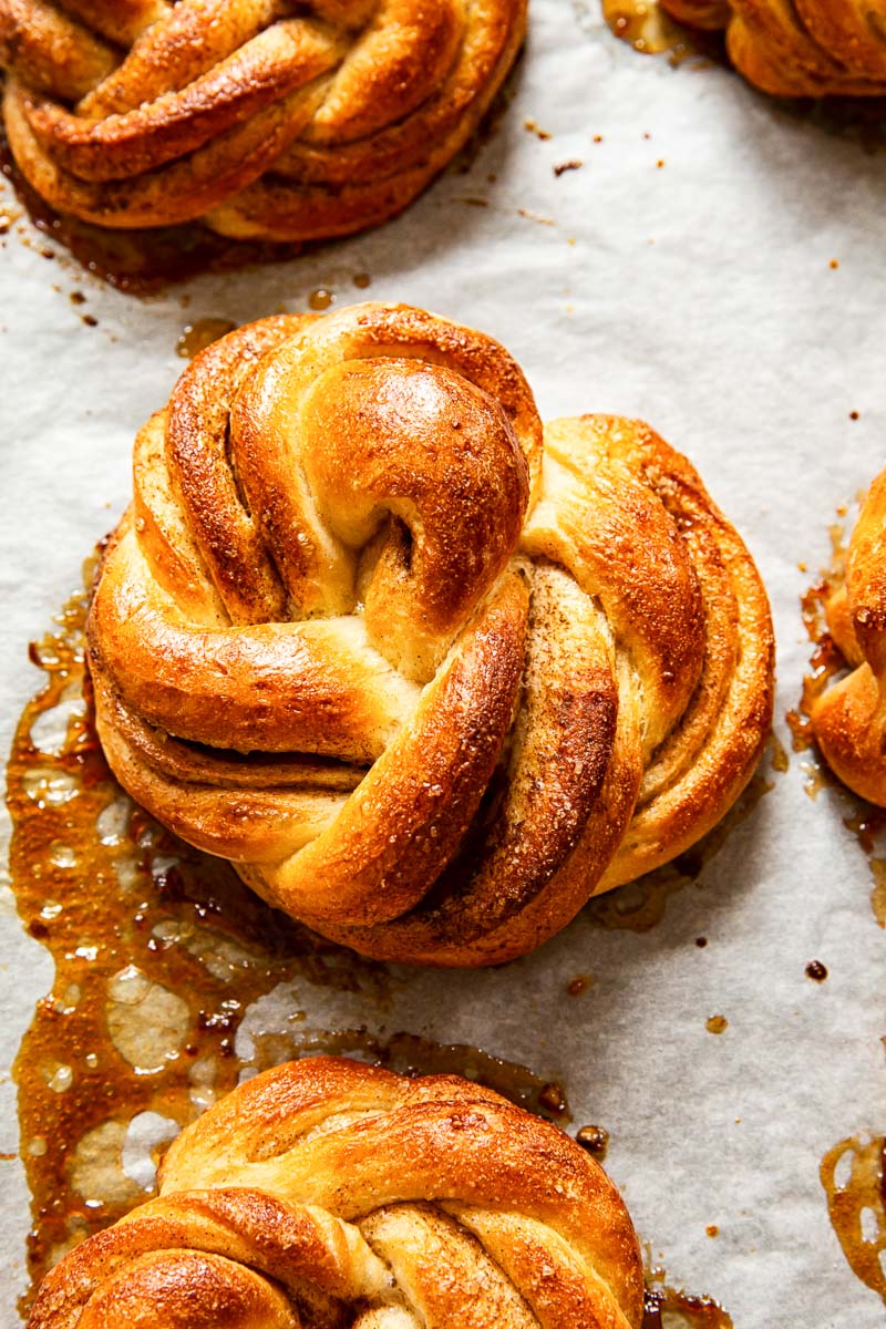 Cinnamon rolls on baking sheet