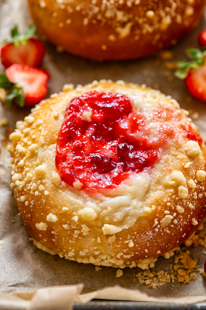 vatrushka bun closeup