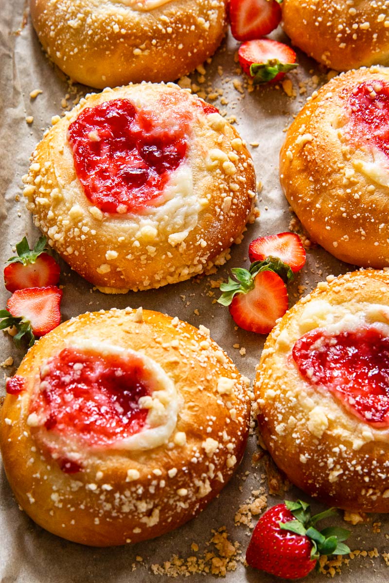 Strawberry Cheesecake Vatrushka Buns - Vikalinka