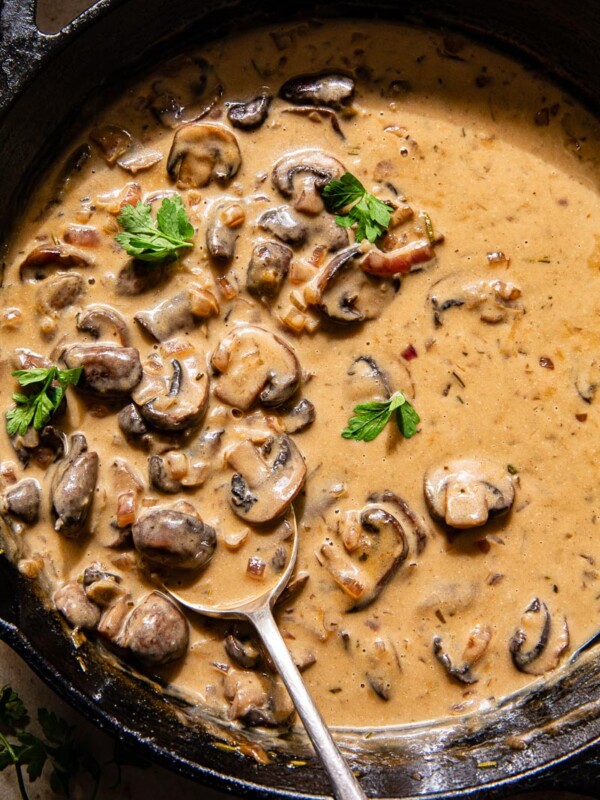 mushroom sauce in black pan