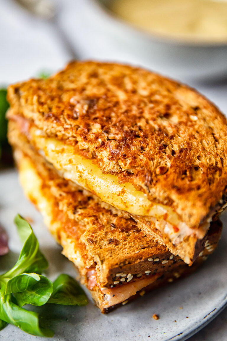 Best Ham and Cheese Toastie - Vikalinka