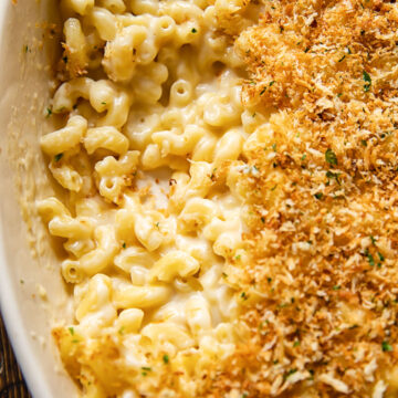 top down view of macaroni and cheese with breadcrumb topping