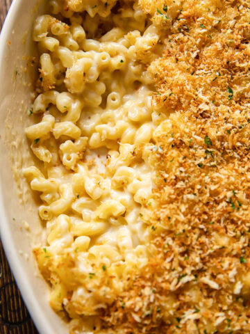 top down view of macaroni and cheese with breadcrumb topping