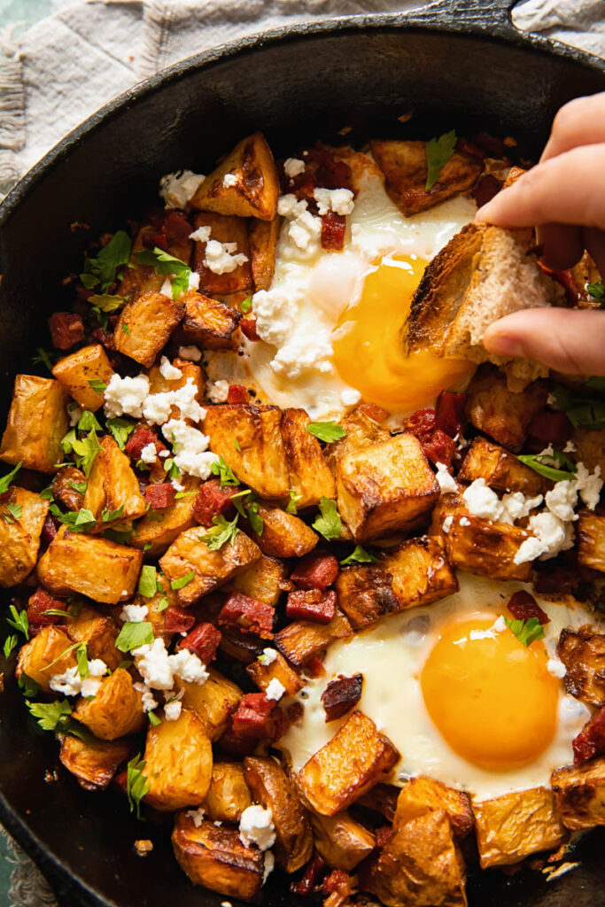 Chorizo Breakfast Hash With Feta - Vikalinka