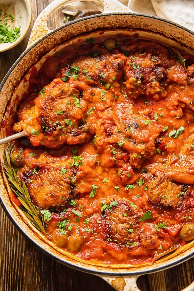 Easy Chicken Cacciatore (Chicken in savoury tomato sauce)