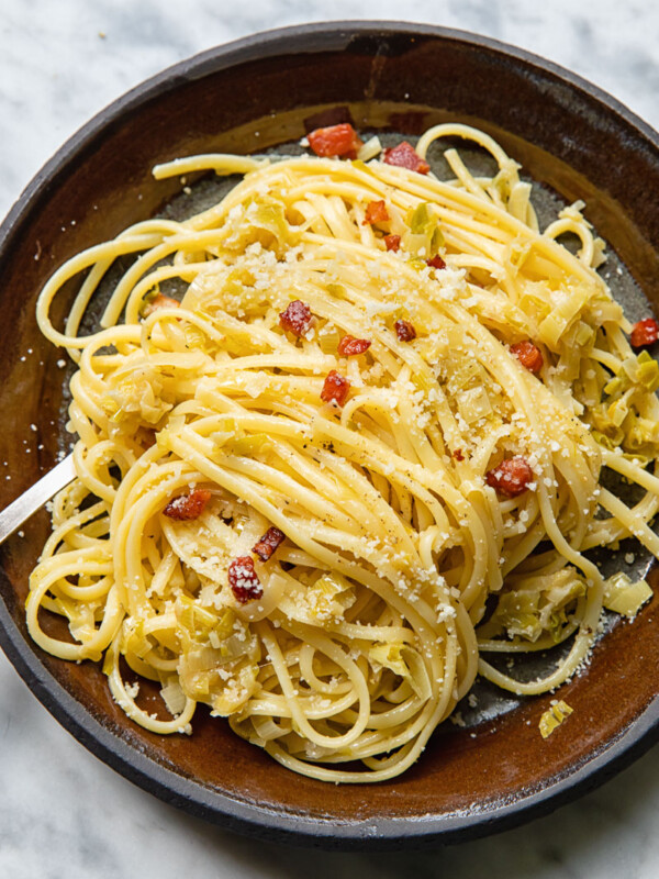 top down of a plate of linguine pasta
