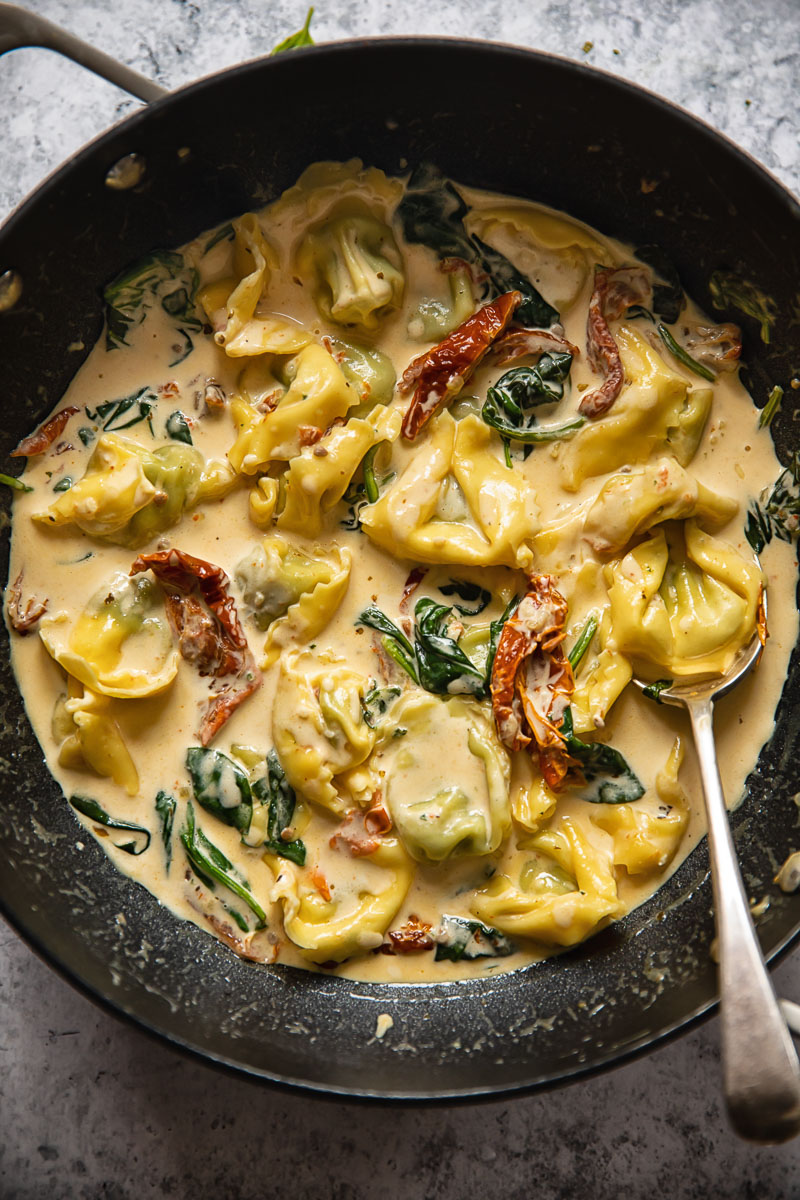 Tuscan Tortellini Sauce - Vikalinka