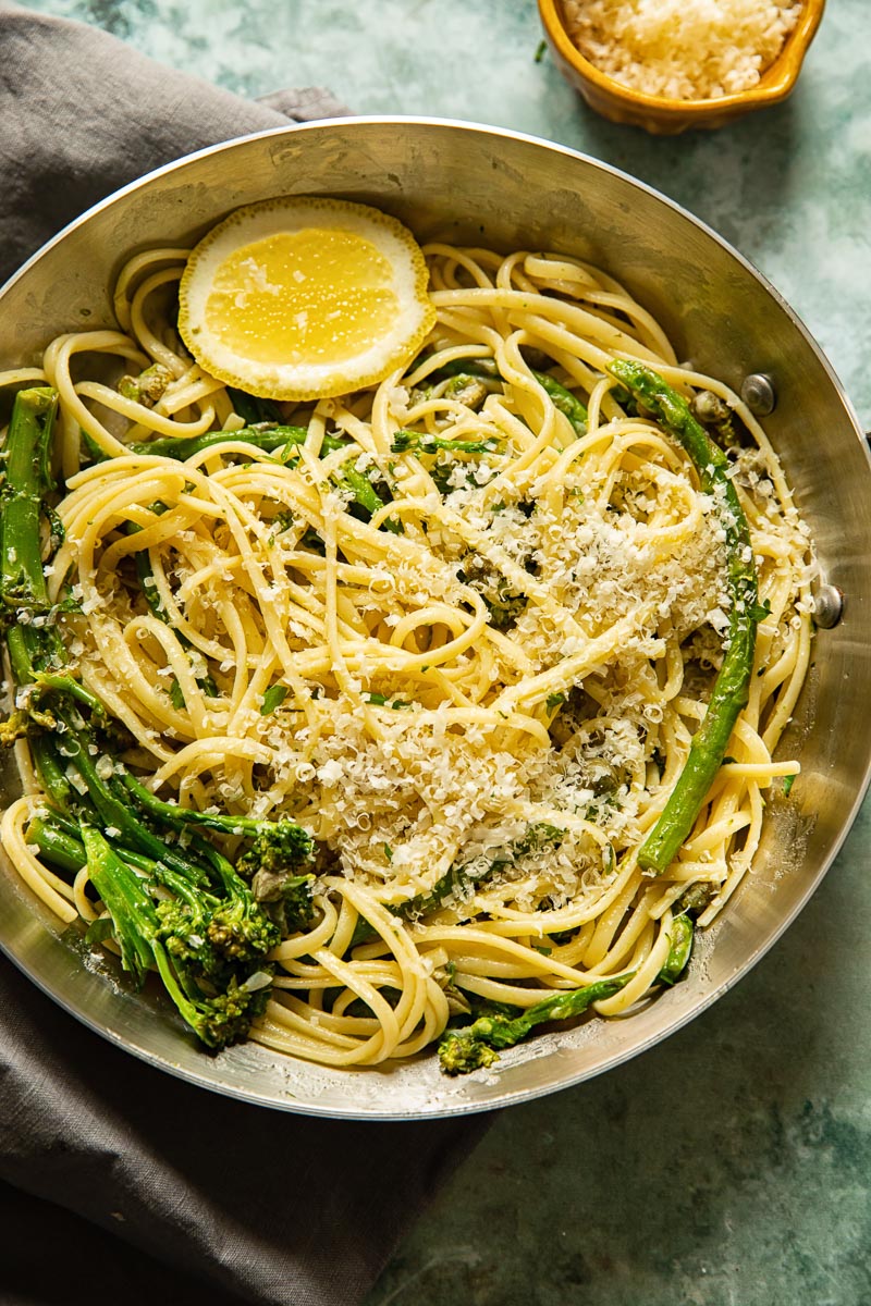 Lemon Garlic Pasta with Broccoli and Asparagus - Vikalinka